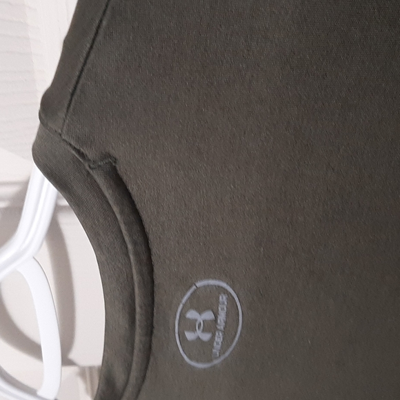 UA gym t shirt - Picture 5 of 6